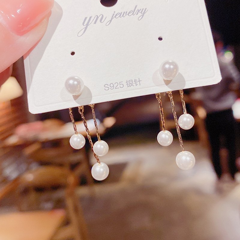 Fashion Pearl Tassels With Two Earrings