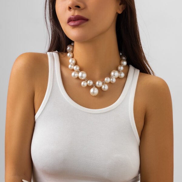 Exaggerated Large Beads Short Collar Women