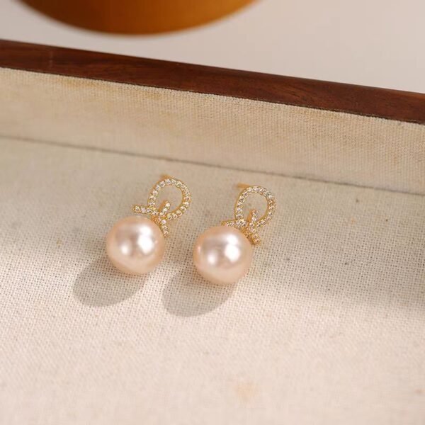 159d4608-7d21-4fae-ba25-3fdb797713b6.jpg Micro Inlaid Zircon Plated 18K Elegant Sweet Pearl