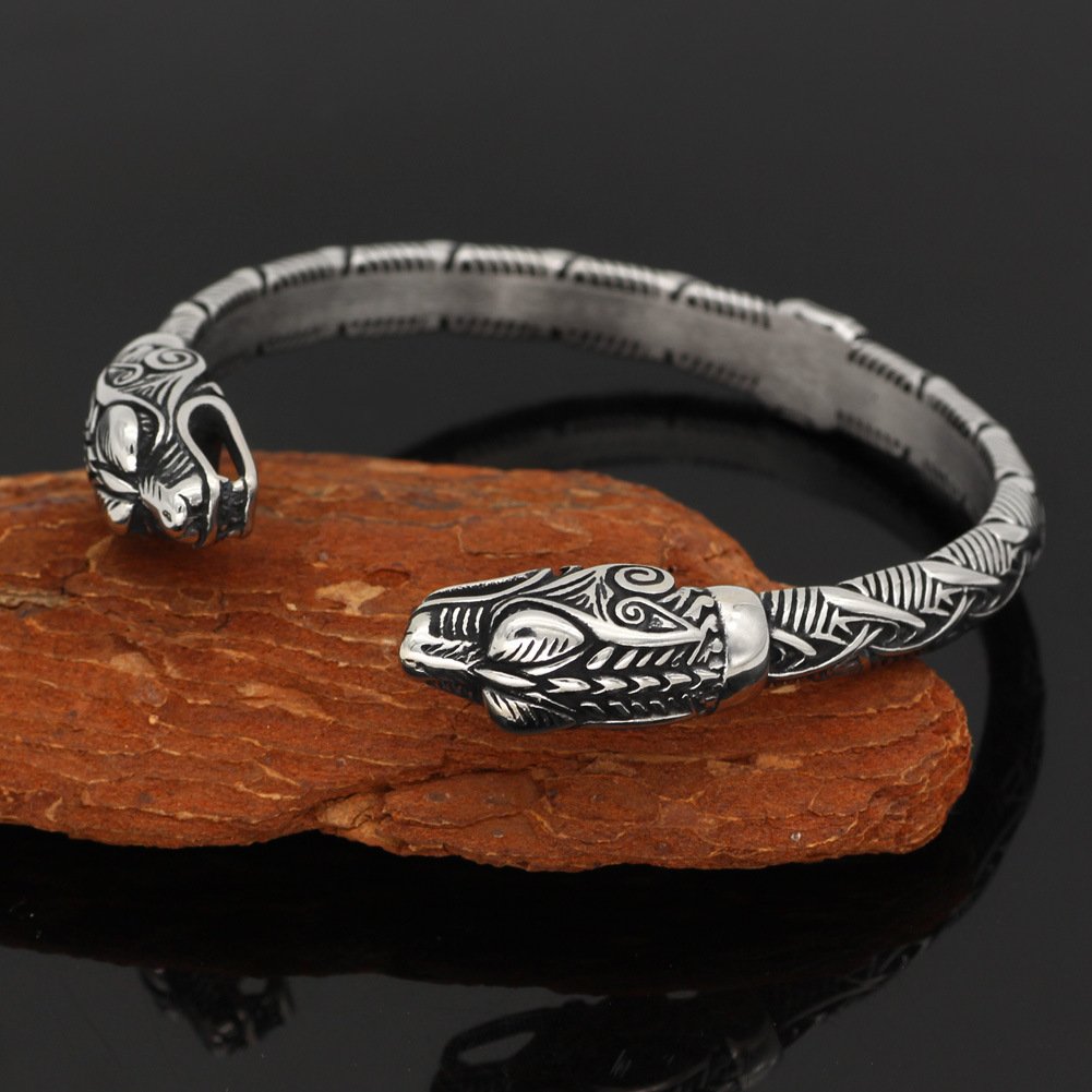 1725019183151976448.jpg Nordic Vikings Rune Aoding Warrior Crow Titanium Steel Bracelet