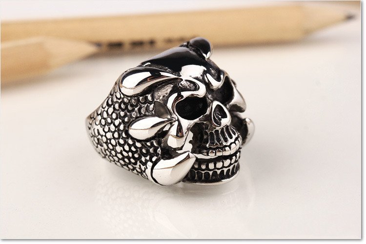Luminous Skull Spike Stallone's Expendables Ring