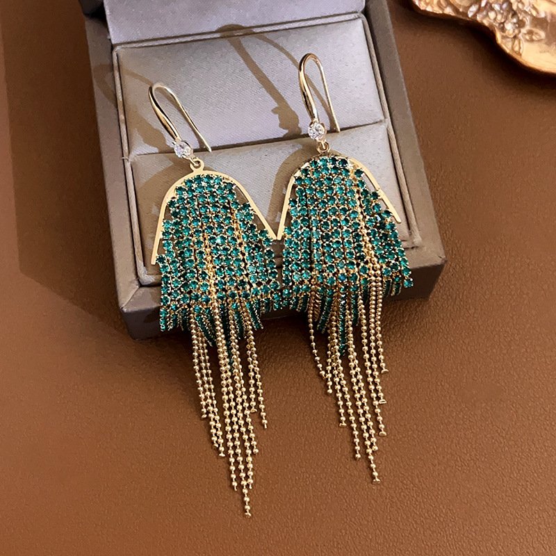 Diamond Inlaid U-shaped Long Tassel Ear Hook In Europe And America