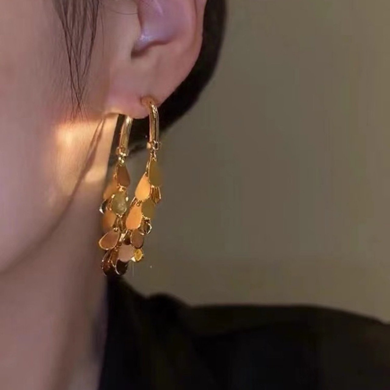 34310d36-f8a2-4c66-a994-362a9a83ca69.jpg Women's Minority Design Temperament Light Luxury Ear Buckle