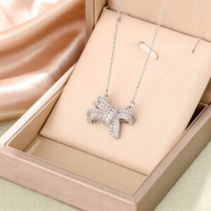 Women's Fashionable Elegant Bow Pendant Necklace