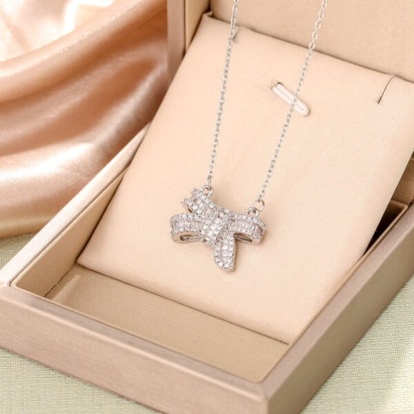 Women's Fashionable Elegant Bow Pendant Necklace