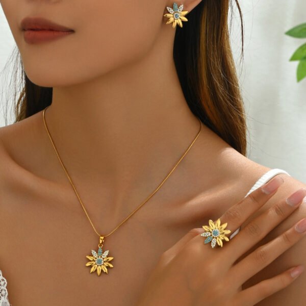 Women's Simple Fashion Diamond Necklace Suit