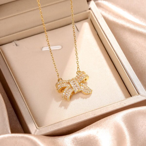 Women's Fashionable Elegant Bow Pendant Necklace