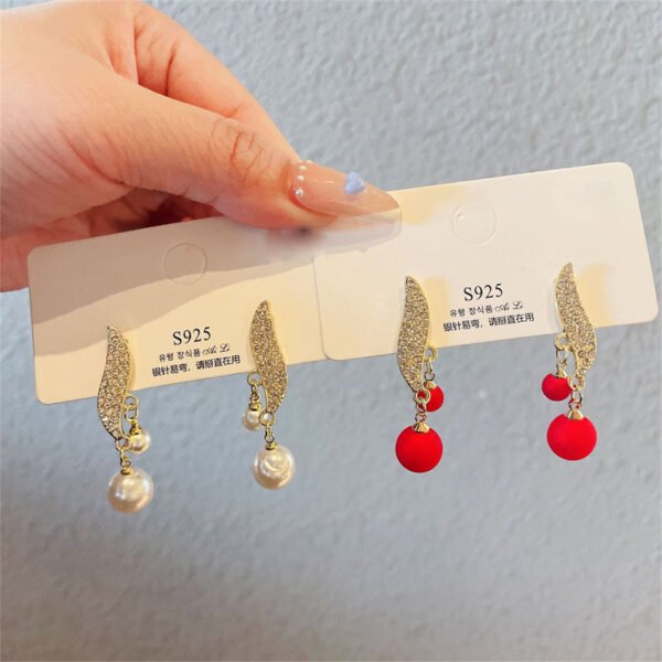 Silver Needle Pearl Rhinestone Earrings