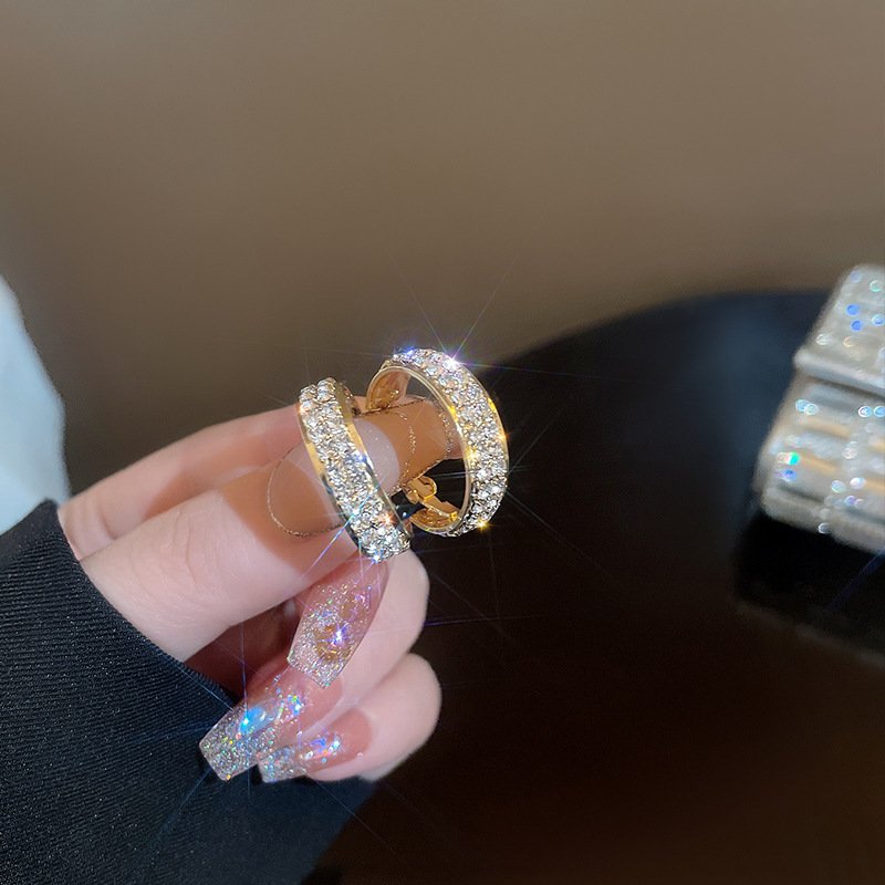 Silver Needle Slightly Inlaid With Diamond Delicate Fashion Earrings