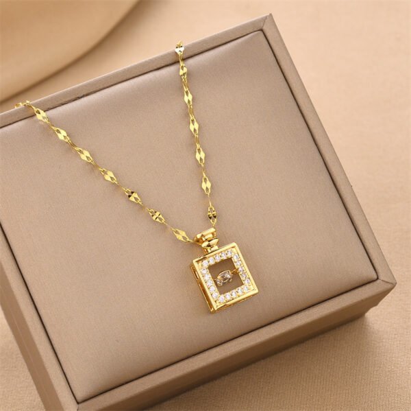 6677e8e6-9c6c-4ba5-a31d-16d0d6cdd8e3.jpg Necklace With Perfume Bottle,Only Self-pickup Is Supported, And The Displayed Prices Are All Self-pickup Prices
