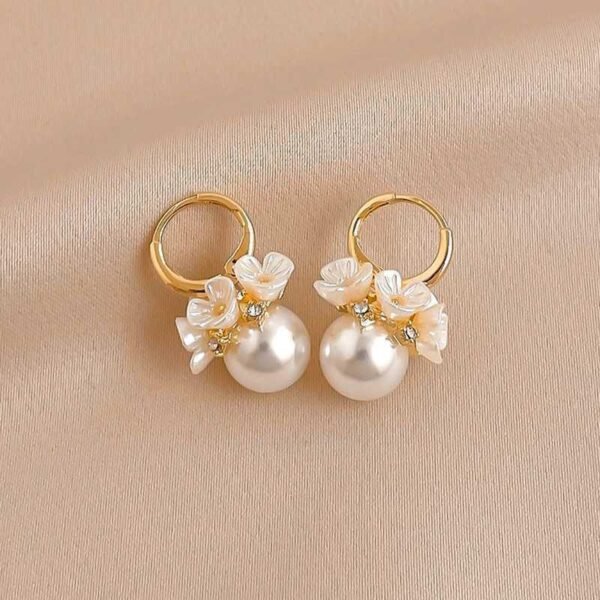 6a0c3b2e-6e70-4b43-aa28-0f2ab87c5652.jpg S925 Silver Needle Korean Shell Flower Basket Pearl Earrings