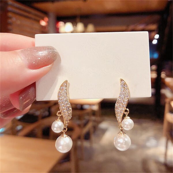 Silver Needle Pearl Rhinestone Earrings
