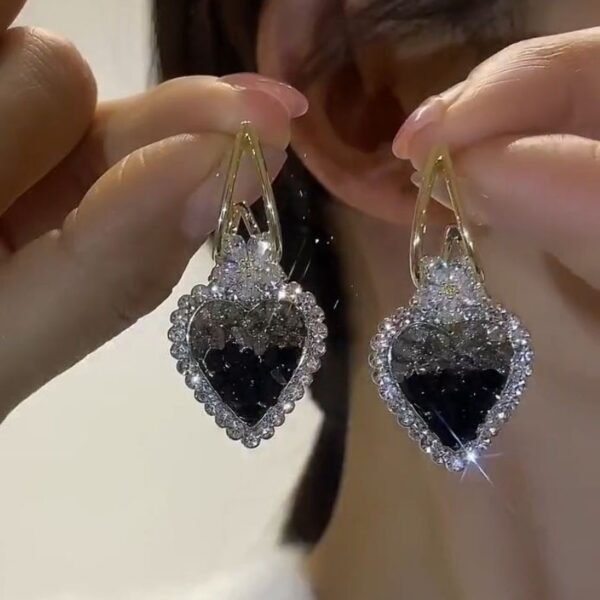 6ca1fa6a-8c3a-4f5b-a60f-ec800f1f1294-2.jpg Green Crystal Love Heart Earrings New Trendy Temperamental Minority High Sense Female