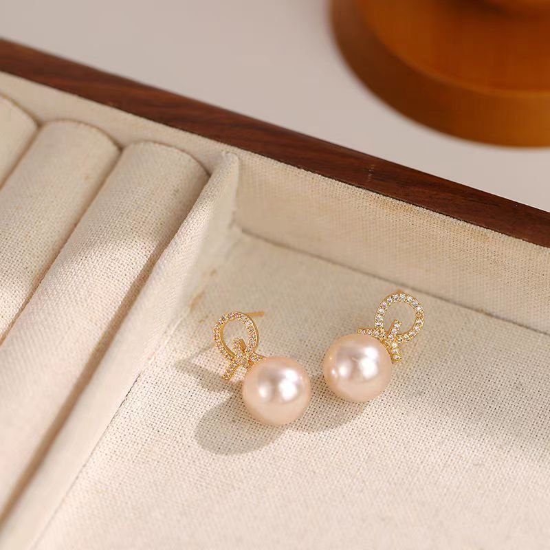 6ec19b7e-b9ea-4b44-9901-a1e02340bed2.jpg Micro Inlaid Zircon Plated 18K Elegant Sweet Pearl