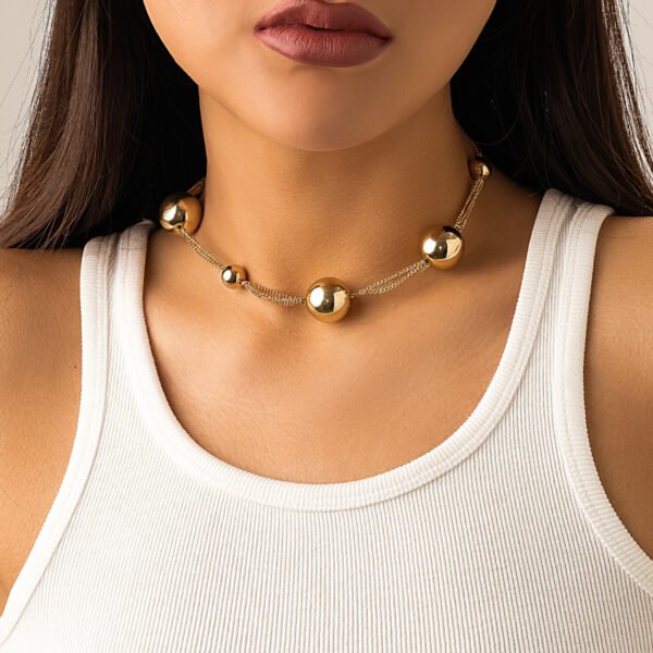 Exaggerated Large Beads Short Collar Women