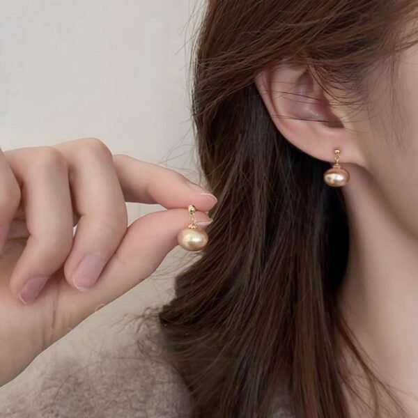 Fashion Steamed Bread Pearl Female Stud Earrings