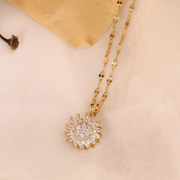 867db382-f541-4c5a-a0ee-cba512b72773.jpg Double-layer Rotatable Sunflower Necklace Jewelry