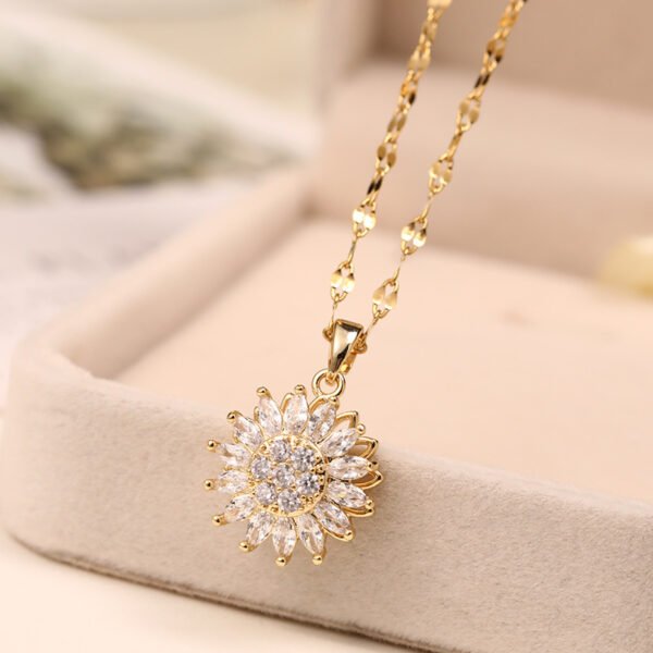 8773ce9d-9a3a-4ad7-aa08-318fd9d8be62.jpg Double-layer Rotatable Sunflower Necklace Jewelry