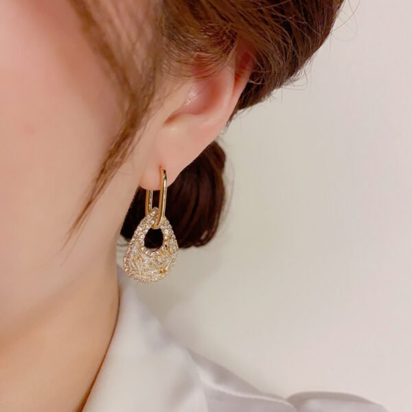 900922a0-0618-48c6-bdf7-2d1687b6edd5.jpg High-grade Socialite Style Full Zirconium Water Drops A Two-ear Buckle