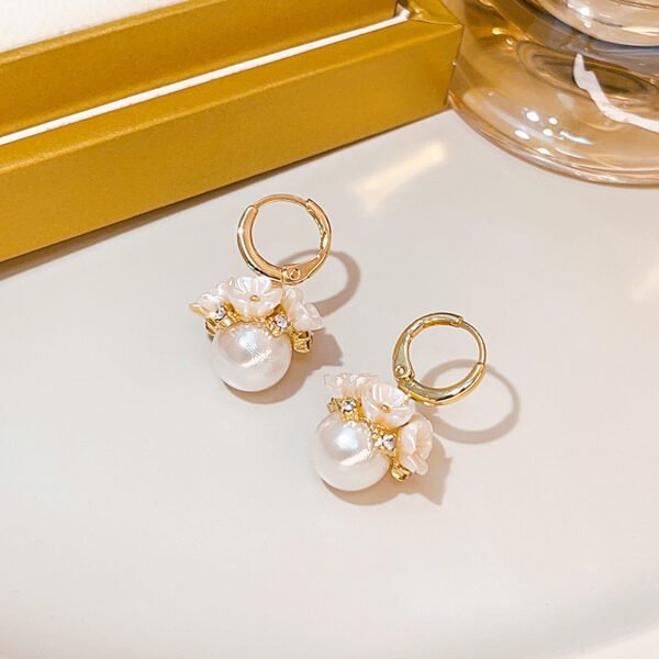 9421f1c6-edda-47eb-a0d4-9658dfb78af3.jpg S925 Silver Needle Korean Shell Flower Basket Pearl Earrings