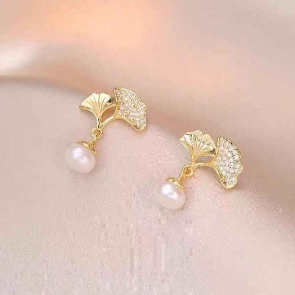 95d35f32-830b-4995-a6a7-272fe18ea759.jpg Micro Inlaid Zircon Plated 18K Elegant Sweet Pearl