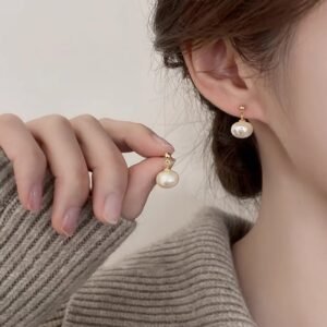 Fashion Steamed Bread Pearl Female Stud Earrings
