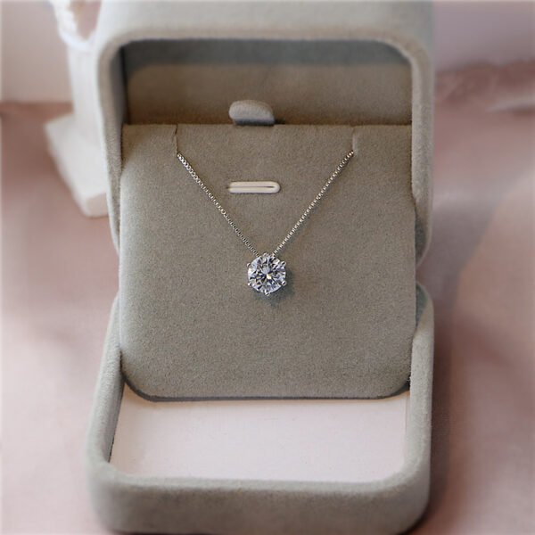 Zircon Six-claw Necklace Clavicle Chain Female