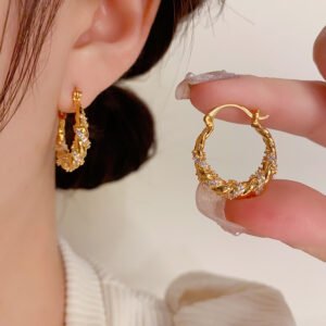 Simple and versatile fashion elegant twist exquisite autumn and winter earrings