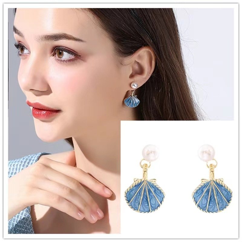 Blue Two Wearing Methods Shell Pearl Earrings