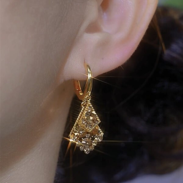 O1CN01kdzrbu2EDh7CK1kDE_2217602658711-0-cib.jpg Maillard Brown Zircon Crystal Rhombus Earrings