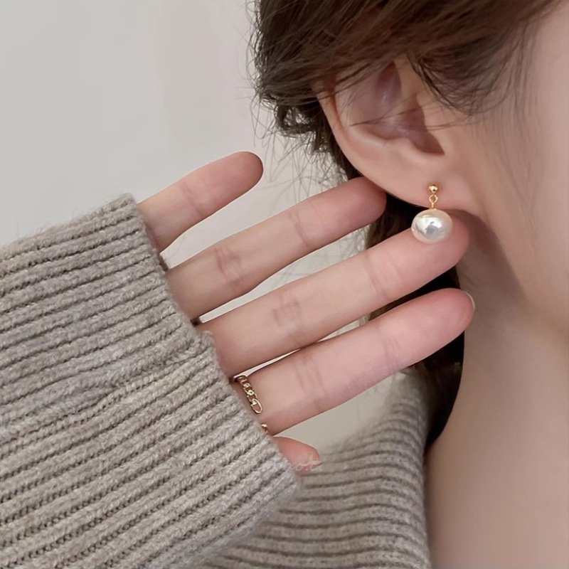 Fashion Steamed Bread Pearl Female Stud Earrings