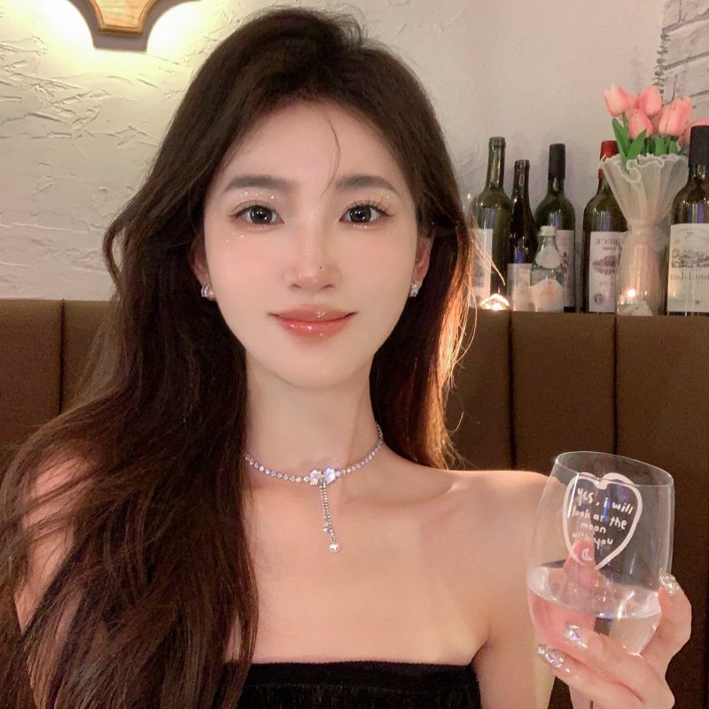 d21765c7-5aa0-465c-aaf1-f30227285092.jpg Bow Pearl Necklace Light Luxury Minority Design Women