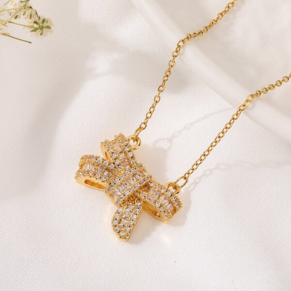 Women's Fashionable Elegant Bow Pendant Necklace