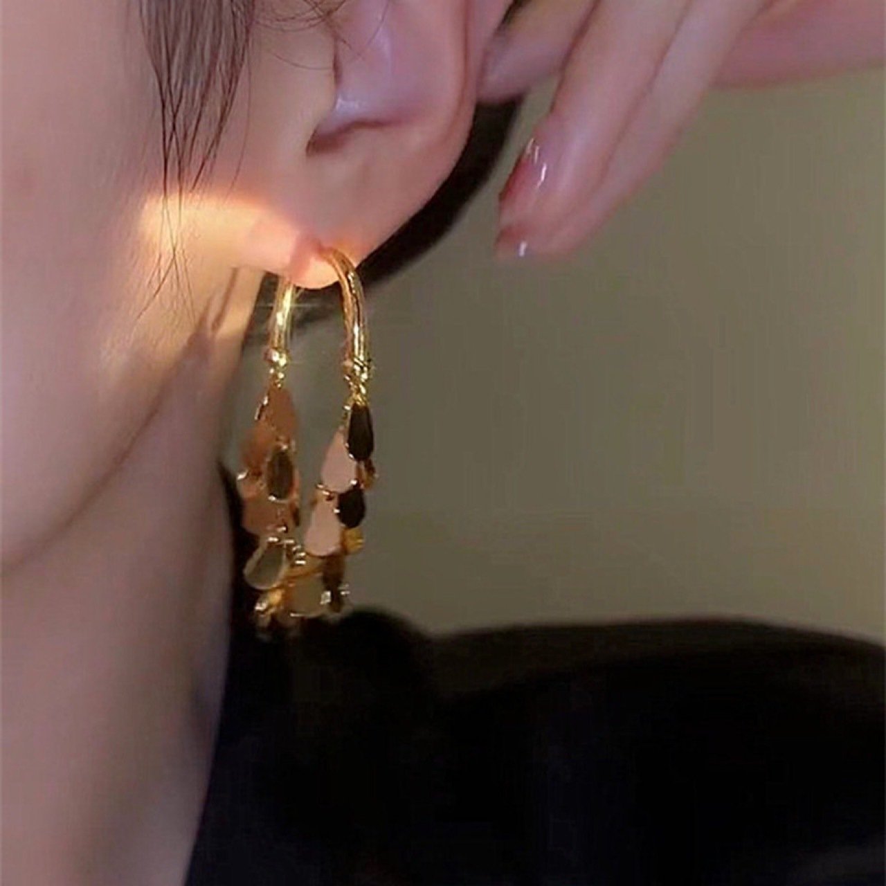 df1de994-4d3d-4f97-bc5d-7aa84f313ab8.jpg Women's Minority Design Temperament Light Luxury Ear Buckle