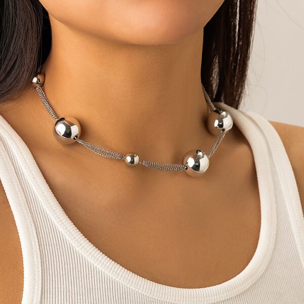 Exaggerated Large Beads Short Collar Women