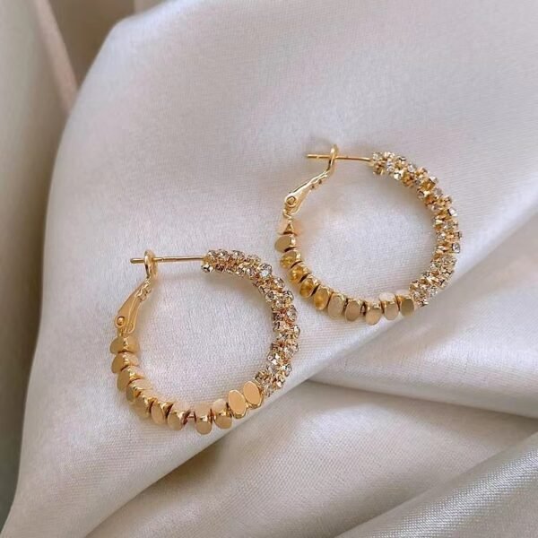 f376bf3b-4f13-4264-b17e-358bbfa61e6b.jpg Small Pieces Of Silver Niche Design Ear Studs