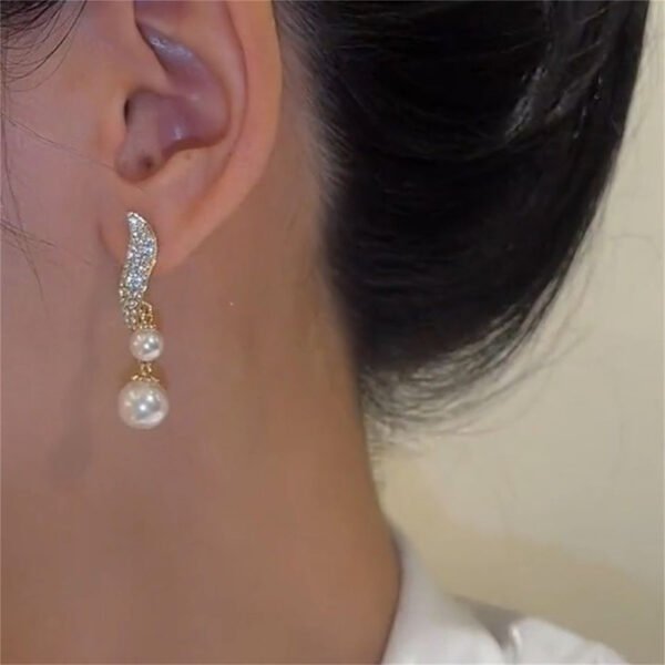 Silver Needle Pearl Rhinestone Earrings