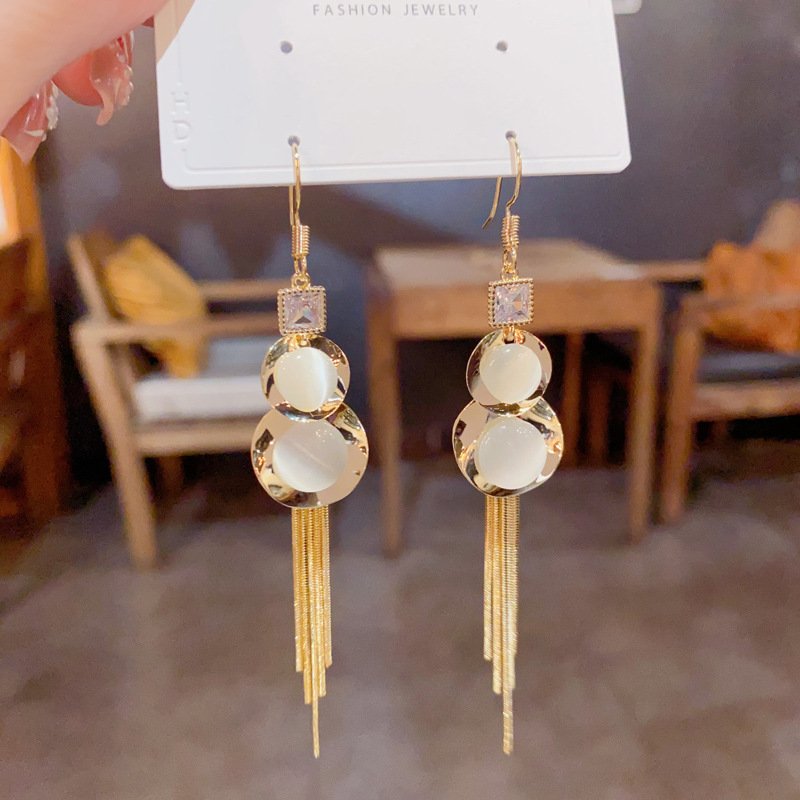 Light luxury cat's eye gourd tassel long earrings