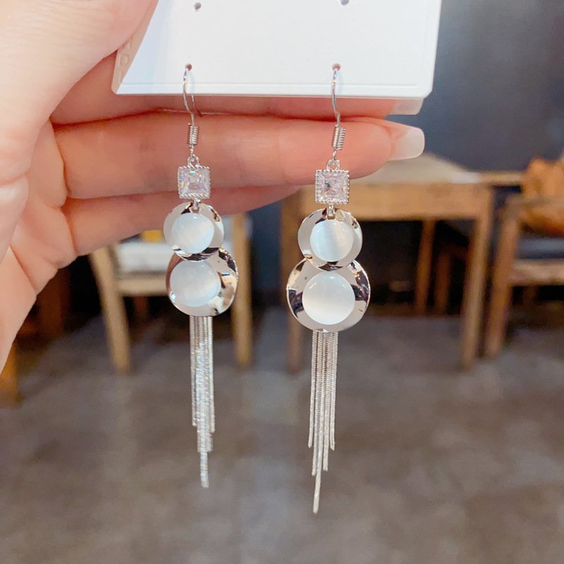 Light luxury cat's eye gourd tassel long earrings
